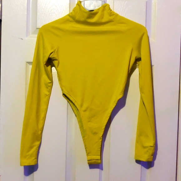 Tops - ❤️3/$10 NEON YELLOW BODYSUIT
